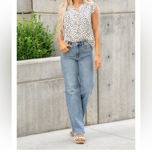 NWOT Judy Blue Mid Rise Wide leg size 7/28